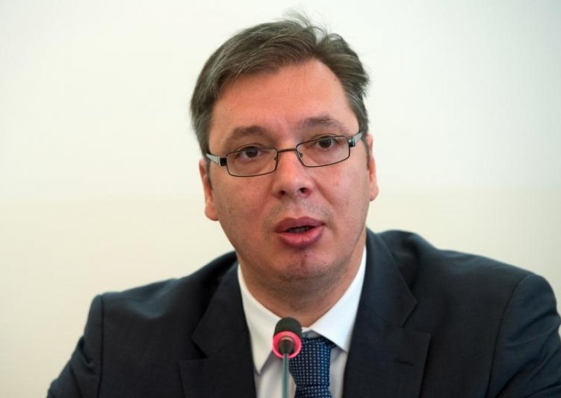 Vučić čestitao Grabar Kitarović prije Milanovića