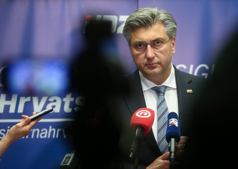 Plenković potvrdio: Za sada nema obustave cijepljenja AstraZenecom u Hrvatskoj