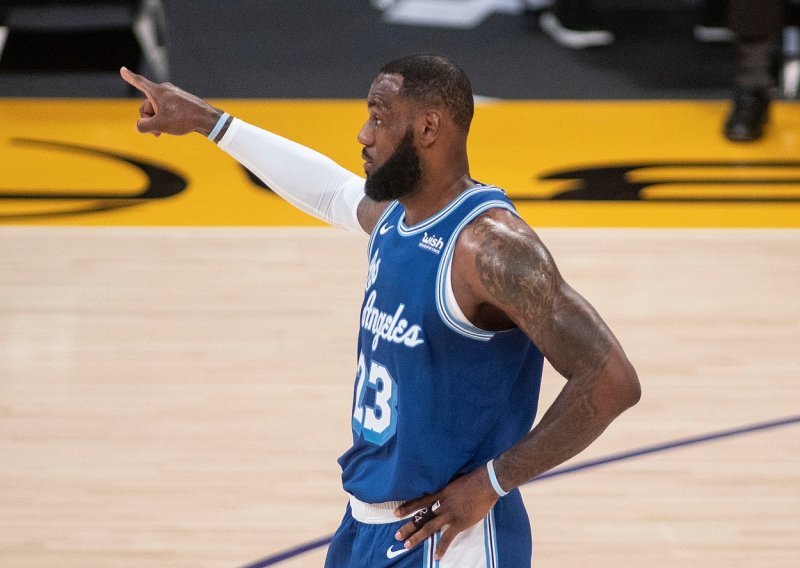 Neponovljivi LeBron James stigao korak do društva odabranih; prije njega to su uspjela samo četvorica igrača u povijesti NBA-a