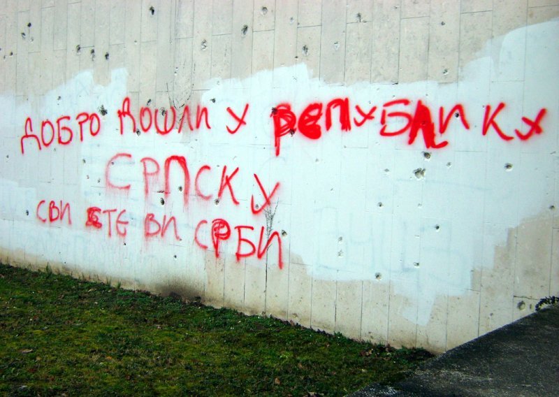 U Vukovaru niz vandalizama po obiteljskim kućama i automobilima: Osvanuo natpis 'Srbija' i četiri slova 'S'