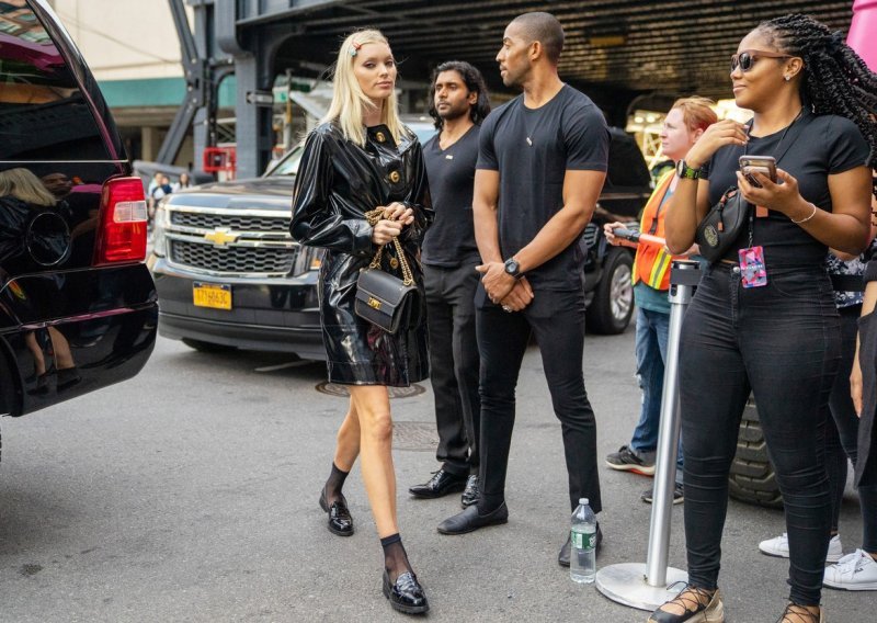 Ne znate kako ovoga proljeća isfurati loaferice? Street style zvijezde imaju pregršt ideja