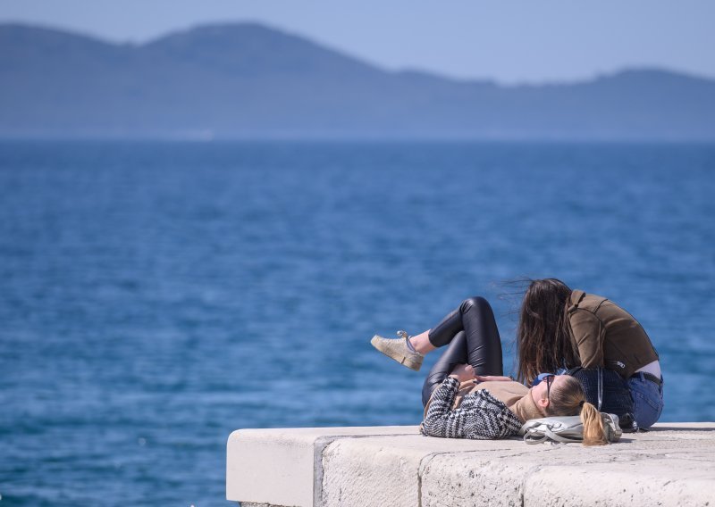 Temperatura ide i do 25 stupnjeva, ali već popodne u neke krajeve stiže promjena