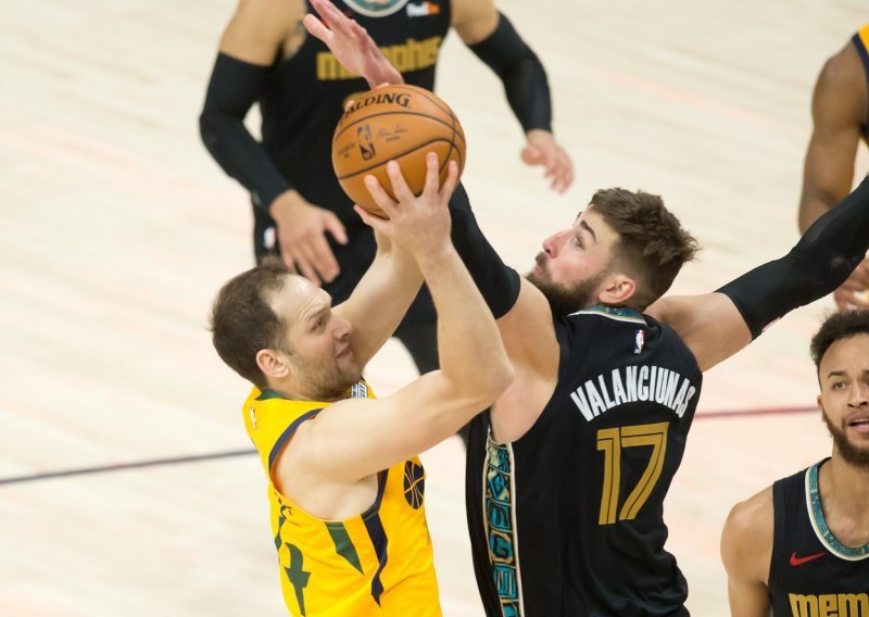 Kakva večer Hrvata! Pogledajte kako su Bojan Bogdanović i Dario Šarić uništili svoje protivnike te odveli Utah i Phoenix do važnih pobjeda