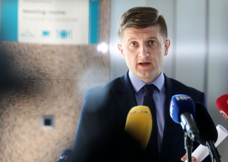 Marić: Novac za dugove zdravstva iz preraspodjela i rebalansa, povrat poreza mladima nije u pitanju