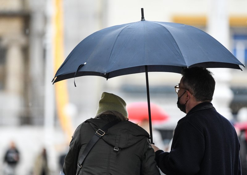 Vrijeme pretežno oblačno, kiša na sjevernom Jadranu i Lici