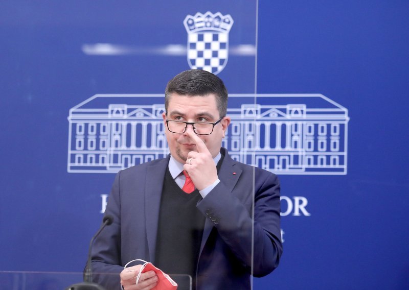 Slavonski SDP u totalnom rasulu: Hajduković dao ostavku, Grbin imenovao povjerenika