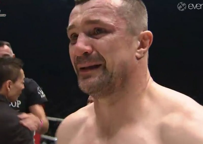 Cro Cop u suzama nakon trijumfa: Ovaj ponos se ne može opisati!