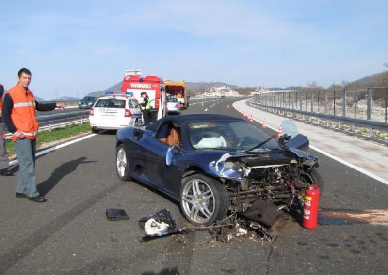 Policiju ne zanima povlastica za Ferrari