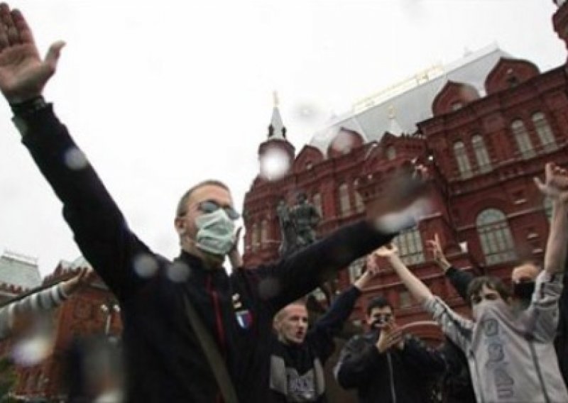 U Moskvi privedeno 20 neonacista