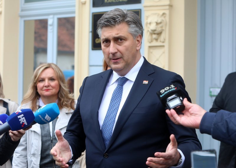 Plenković: Milanović se na izborima predstavlja da je normalan, a to je upitno. Ako mu je teško, neka pati