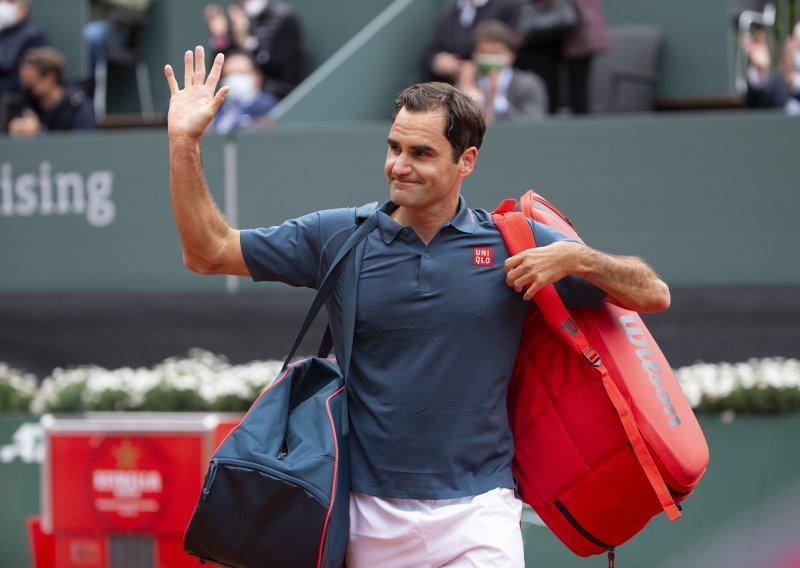 Federer se vratio na teren nakon više od dva mjeseca, ali odmah je poražen; istu sudbinu doživjela je i Serena Wiliams