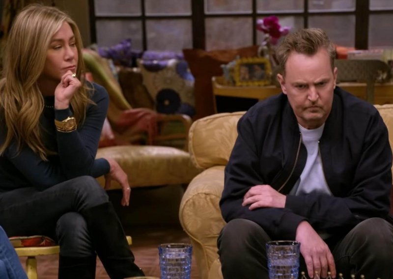 Chandler je nažalost malo odsutan: Matthew Perry zabrinuo obožavatelje nerazgovjetnim govorom na promociji filma 'Friends: The Reunion'