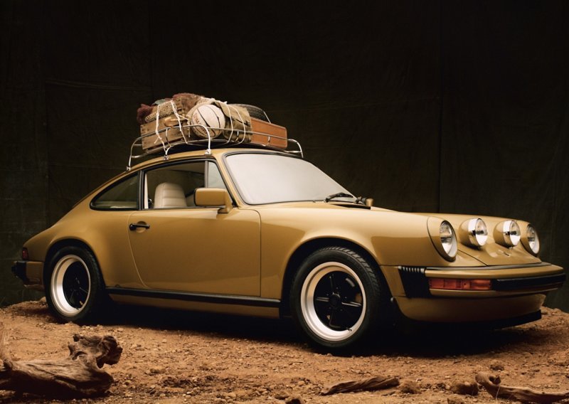 [FOTOPRIČA] Ovo se rijetko viđa! Porsche 911 Super Carrera iz 1978. u šik modnom ruhu