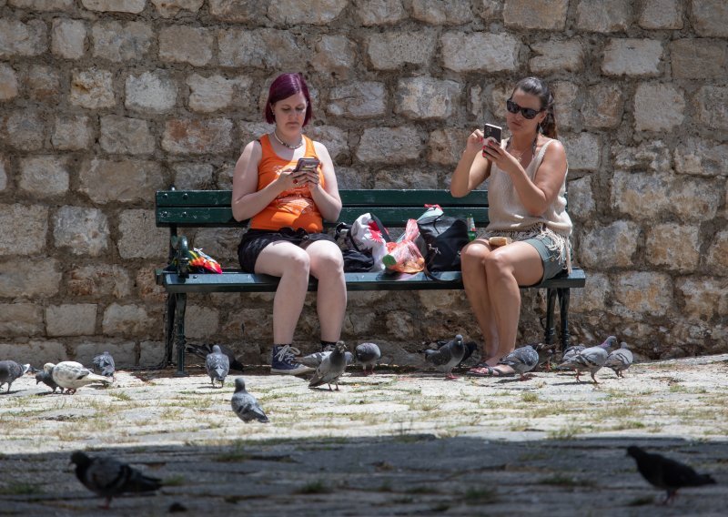 Danas sunčano i vruće, temperature do 35 stupnjeva