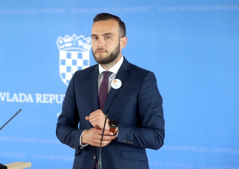 Aladrović: Neka javnost procijeni hoće li me doživljavati kao pudlicu, psa ili lava