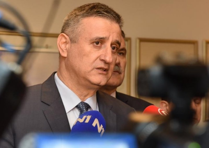 Karamarko: I ja sam večerao s Gotovinom, ali se nismo slikali