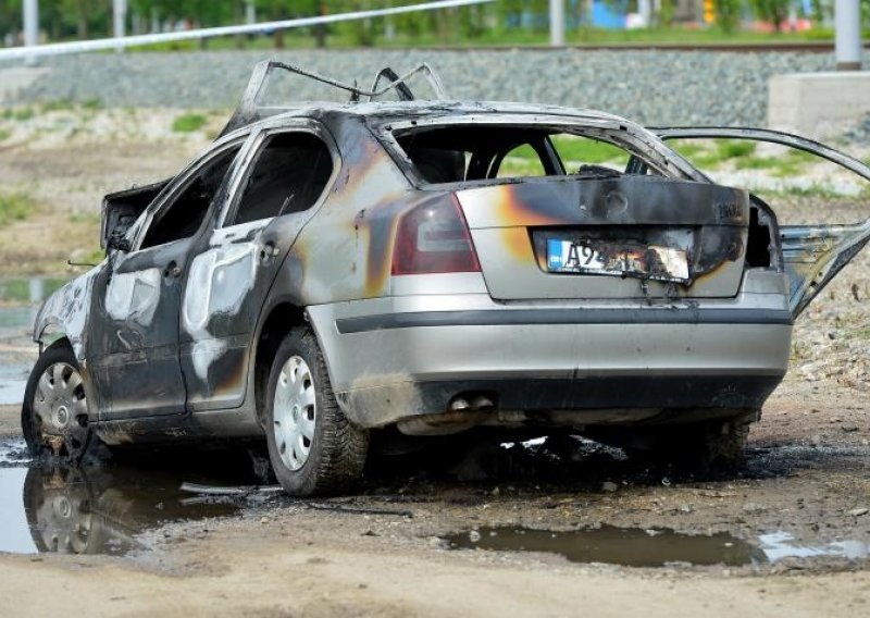 Ostavljen zapaljen automobil, ne isključuje se veza s ubojstvom Žuljevića