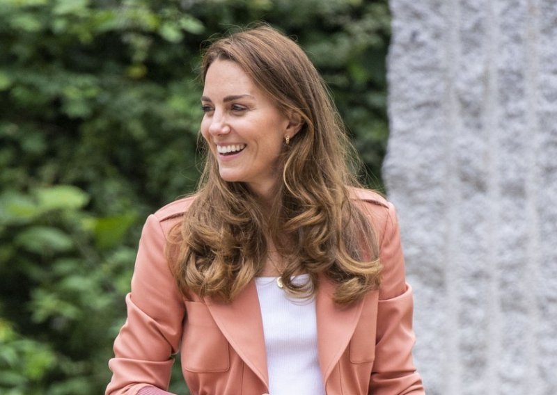 Zbog mjera zaštite od koronavirusa: Ni Kate Middleton neće nazočiti otkrivanju kipa princeze Diane