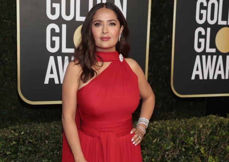 Salma Hayek potpuno iskreno o raskošnim oblinama: 'Grudi su mi doista veće, no potpuno su prirodne'