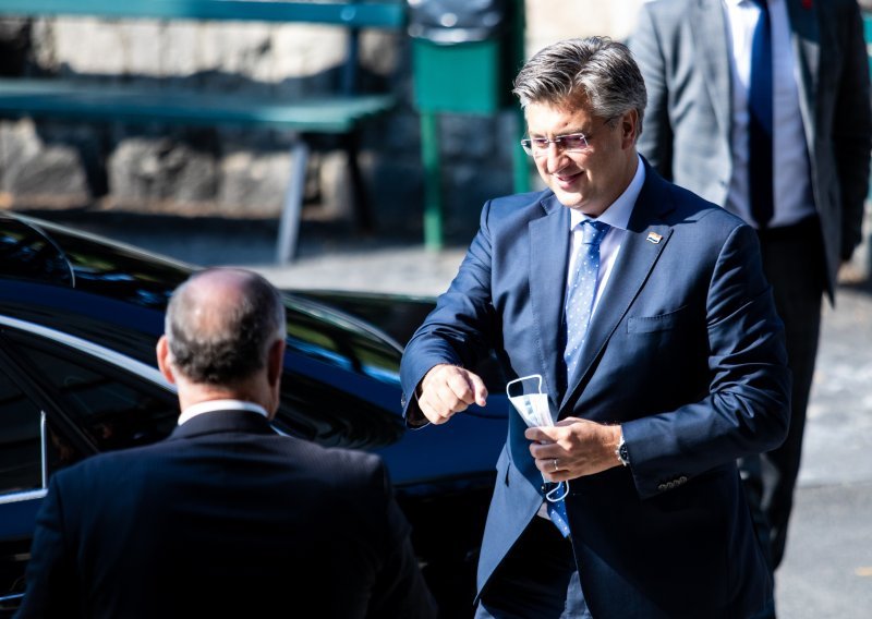 Plenković dolazi u Split, sastaje se s HDZ-ovim županom i odlazi na košarku, ali nema vremena za gradonačelnika Ivicu Puljka