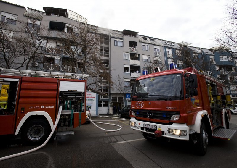 Dvoje ozlijeđenih u požaru zgrade u Malešnici