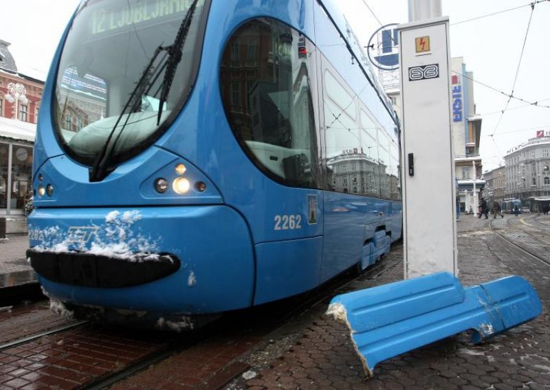 Sa zagrebačkih tramvaja otpalo stotinjak dijelova