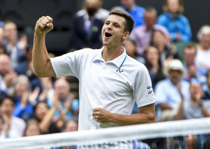 Poljski tenisač kreirao veliku senzaciju u Londonu i izborio okršaj s osmerostrukim pobjednikom u All England Clubu; veliko olakšanje i za Federera