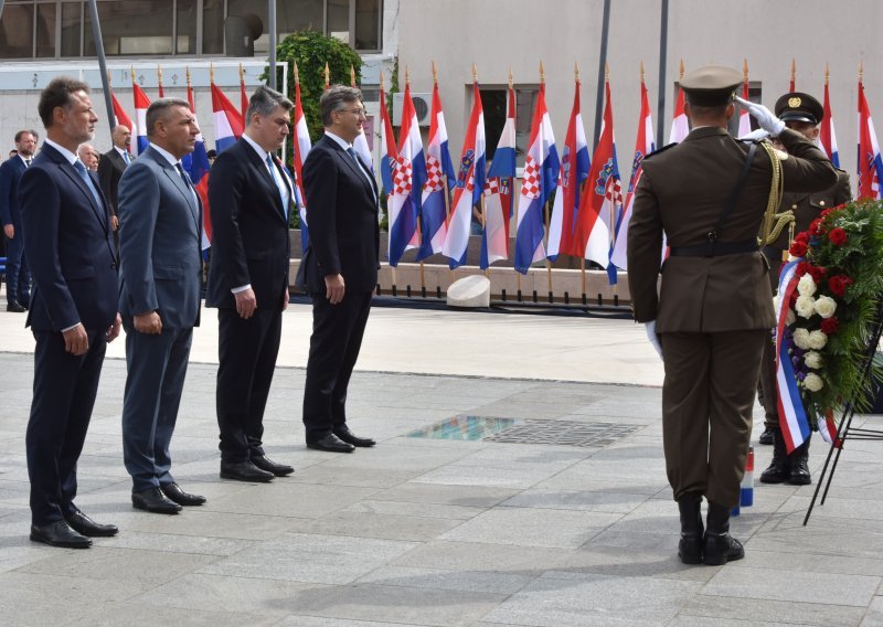 Ipak ništa od proslave Oluje u Glini kako je htio Milanović; jednoglasno prihvaćen prijedlog proslave u Kninu