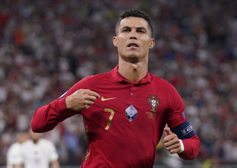 Cristiano Ronaldo odlučio gdje nastavlja karijeru; spominjali su se PSG, Real Madrid i Manchester United, ali njegov izbor je sasvim drugačiji