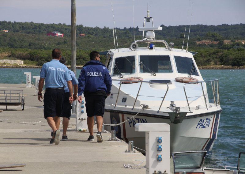 U Medulinu se potukli Čeh i Nijemac, a kad je stigla policija, obojica su krenula s vrijeđanjem i omalovažavanjem