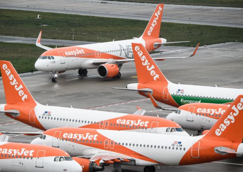 Easyjet prepolovio gubitak, očekuje snažan oporavak ovoga ljeta