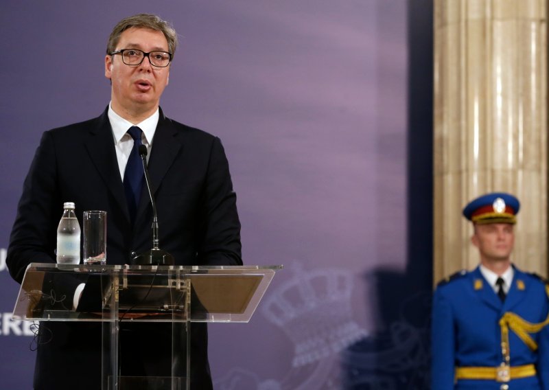 Vučić: Događaji u Crnoj Gori nastavak su plana o gašenju SPC-a