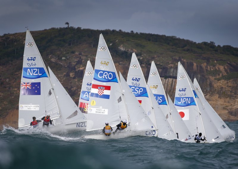 Sjajan start braće Fantela koji su u prvom plovu bili četvrti; Tonči Stipanović je napredovao i još ima šansu uključiti se u borbu za medalje