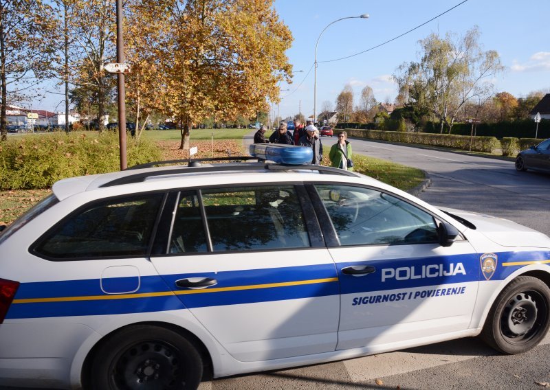 Kopao po smeću pa pronašao komad topničkog streljiva