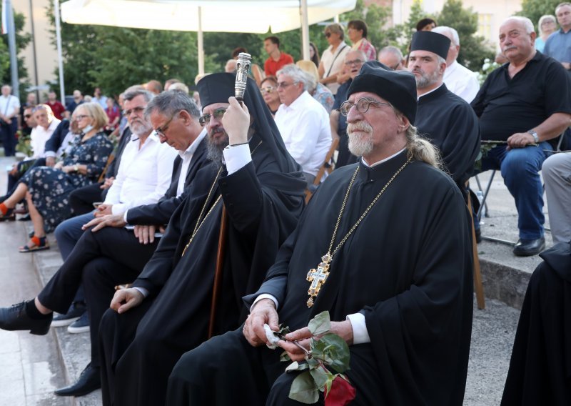 Antifašisti i SNV odali počast žrtvama ustaškog zločina u Glini