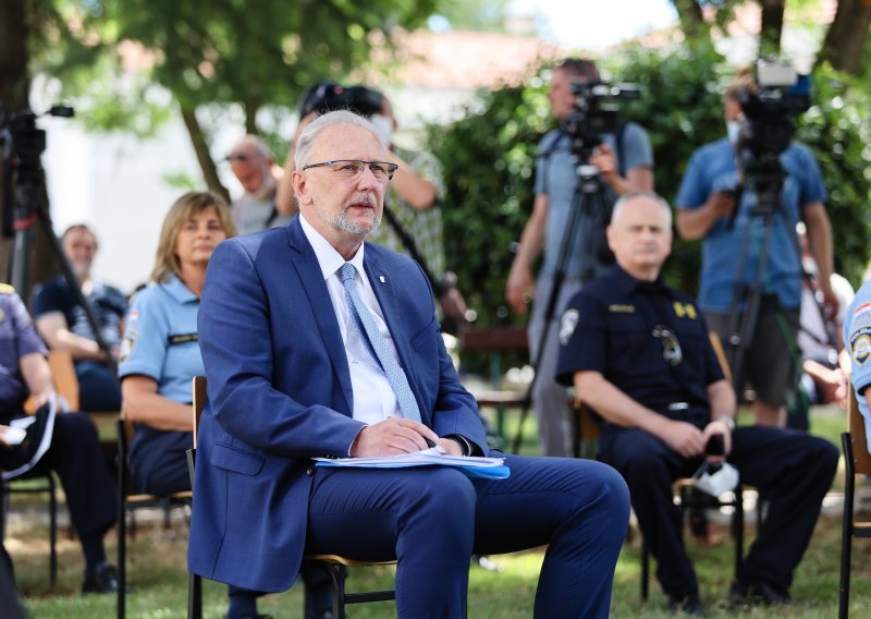 Božinović: Nova osobna iskaznica povezana je s odlukom SAD-a o skorom ukidanju viza