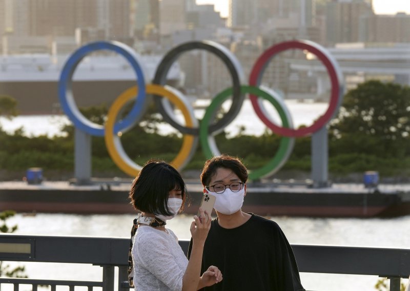 Japan će hospitalizirati samo teško oboljele od koronavirusa