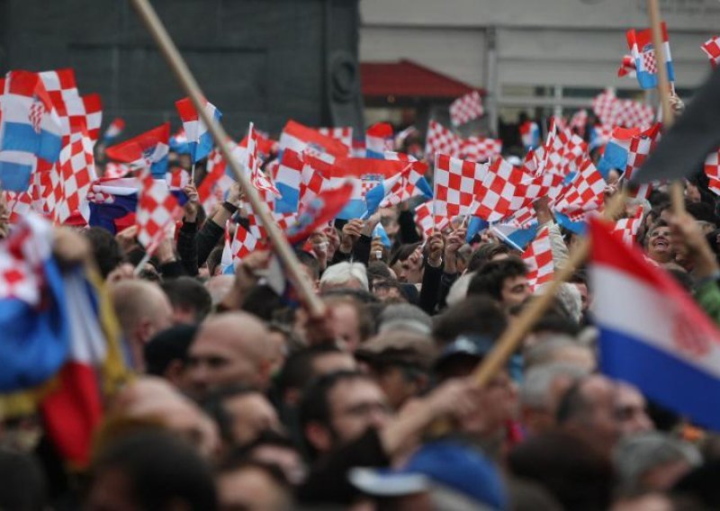 Acquitted generals welcomed in Zagreb's main square