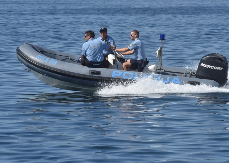 Policija objavila detalje tragedije na Korčuli: Muškarac je pokušao zaroniti na dah u špilju na dubini od 30 metara