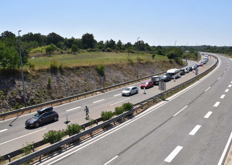 Pojačan promet na većini cesta u smjeru mora i unutrašnjosti