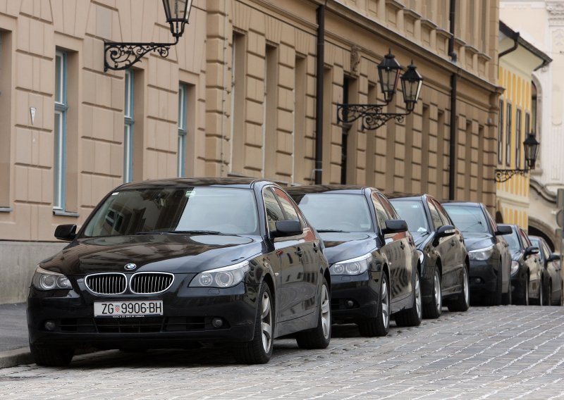 Provjerili smo koji sve političari imaju pravo na službeni automobil 24 sata dnevno