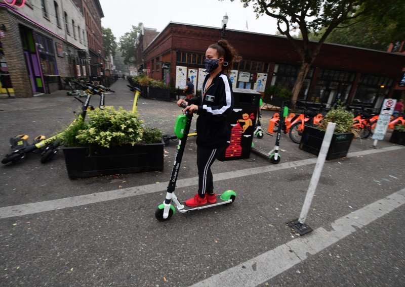 Povratak starih mjera u SAD-u: U Oregonu ponovno obavezne maske na otvorenom