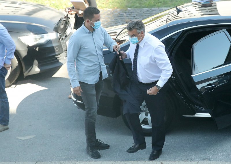 Plenković u Požegi o štetama nakon nevremena pa na "Zlatnim žicama Slavonije"