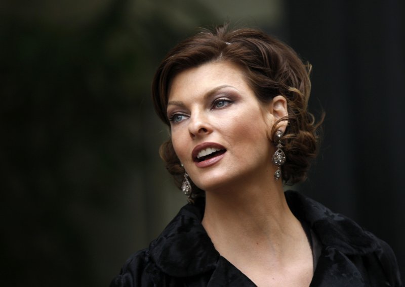 Što sve Linda Evangelista traži od oca svog sina