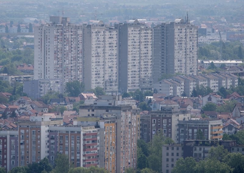 Požar u zgradi na zagrebačkim Srednjacima, dvije osobe završile na Hitnoj