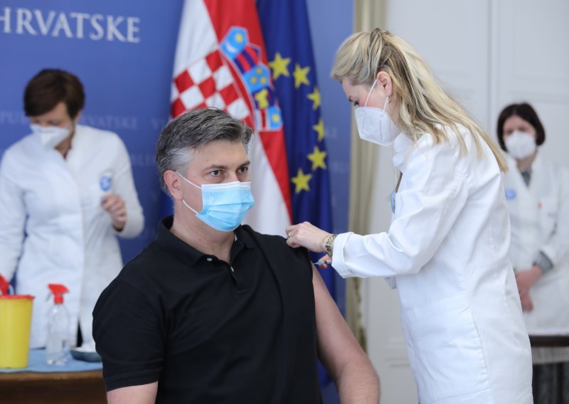 Plenković primio drugu dozu cjepiva AstraZeneca: Konzultirao sam se s liječnicima...