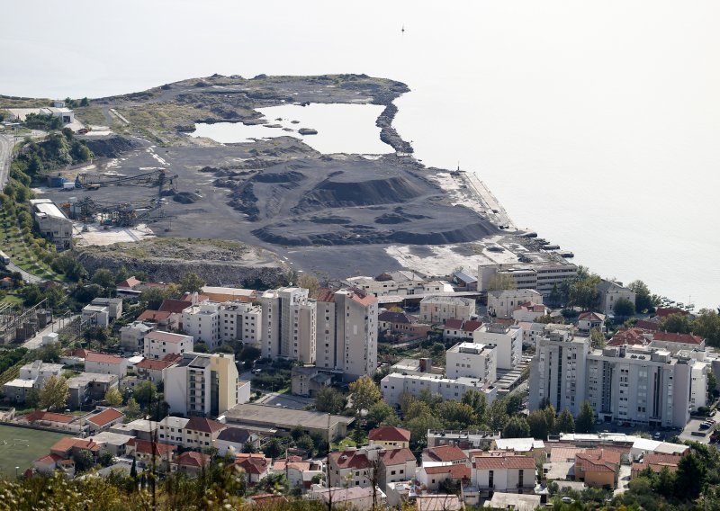 Dugoraćani traže sanaciju Tvornice Dalmacija Dugi Rat