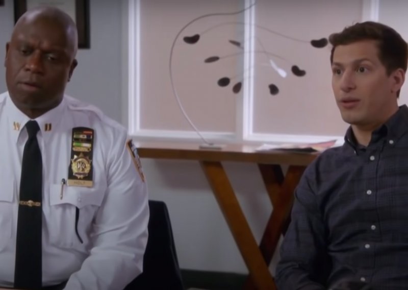 Zadnja sezona serije 'Brooklyn 9-9' promijenjena je zbog događaja koji su se u Americi zbili nakon prethodne sezone