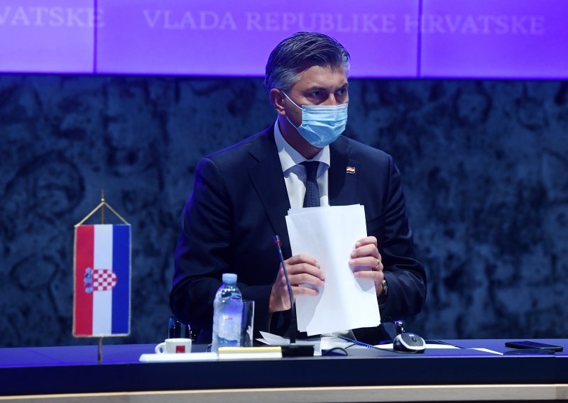 [FOTO/VIDEO] Plenković o uvođenju eura: Nestat će valutni rizik, smanjit će se kamatne stope