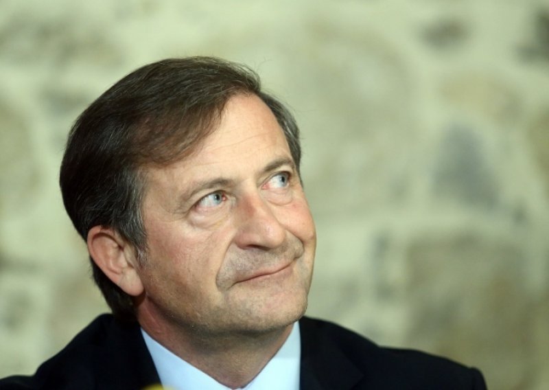 Slovenski ministar Erjavec ne isključuje davanje ostavke